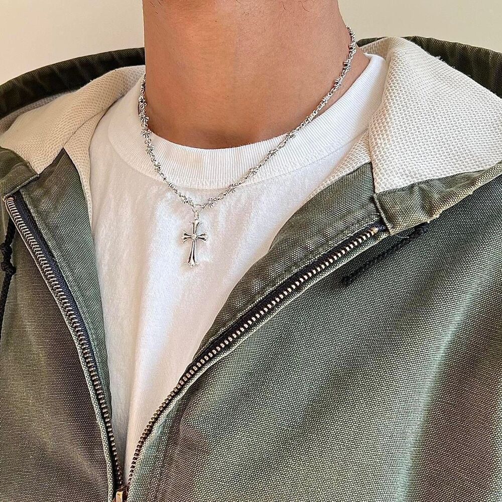 y2k style grunge silver cross pendant necklace - Picture 3 of 8